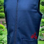 Gilet : `Red Poppies` on Navy - small